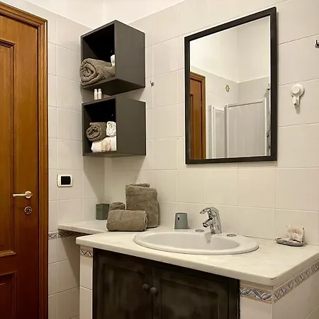 Degli Inglesi 公寓