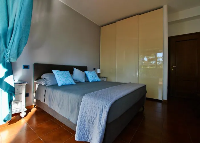 Degli Inglesi Appartamento *